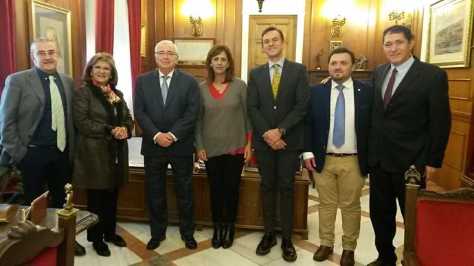 Delegación de Lucena junto al presidente melillense, Juan José Imbroda