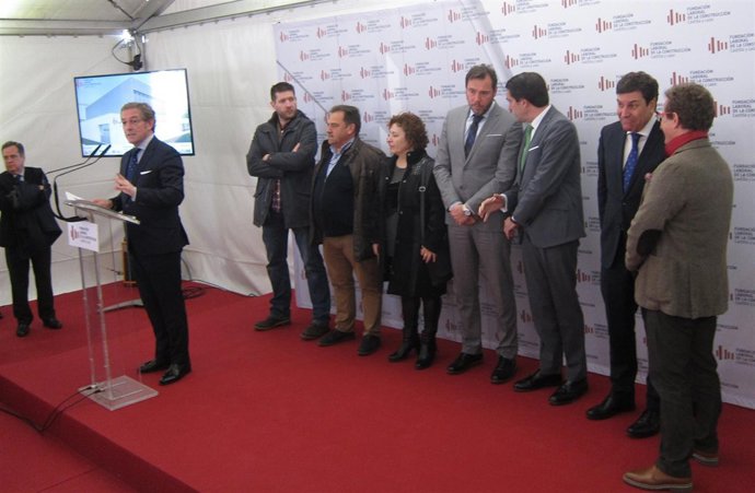 Primera piedra del centro de Formación de la Fundación de la Construcción. 11-4