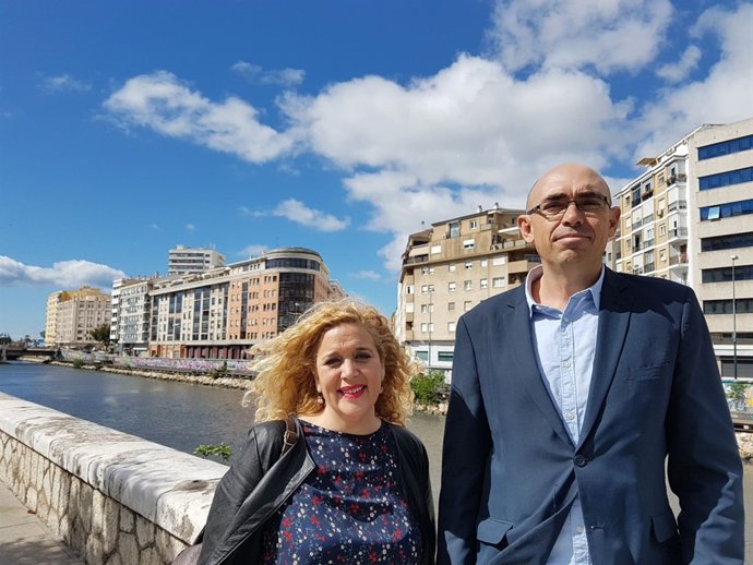 Eduardo Zorrilla y Remedios Ramos en el Guadalmedina 