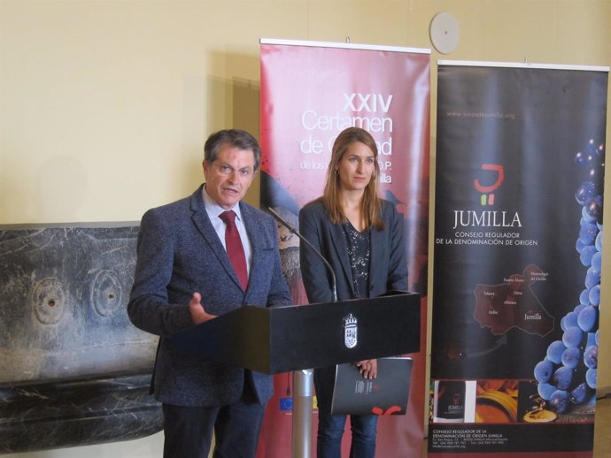 Carolina Martínez y Francisco Jódar, en la rueda de prensa
