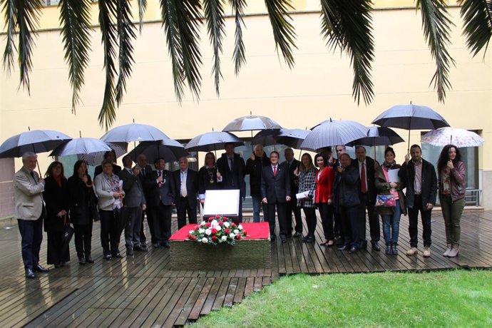 La corporación ha rendido un homenaje floral a estos 14 representantes de la DPZ