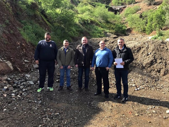 Visita a la carretera cajiz iznate afectada por temporal diputados psoe