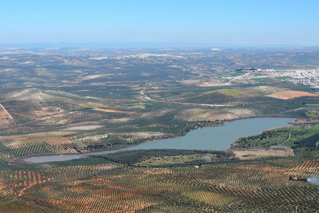 Vista aérea de la laguna de Zoñar, en Aguilar de la Frontera