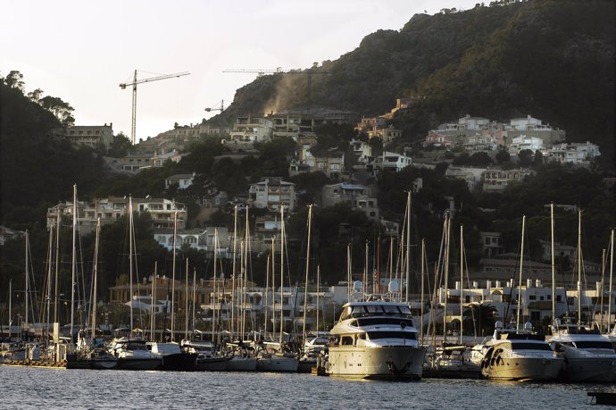 Puerto en Andratx, Mallorca. Imagen de Archivo