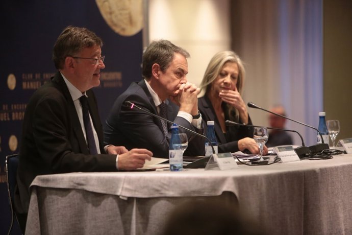 Zapatero, junto al 'president' en el Club de Encuentro Manuel Broseta