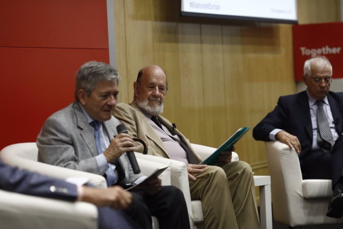 Los expresidentes del Parlamento Europeo Josep Borrell, Gil Robles y Barón