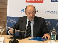 Pérez Rubalcaba (PSOE) advierte a los independentistas catalanes de que "los delitos no se convalidan por votos"