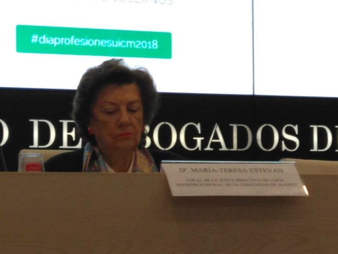 María Teresa Estevan Bolea