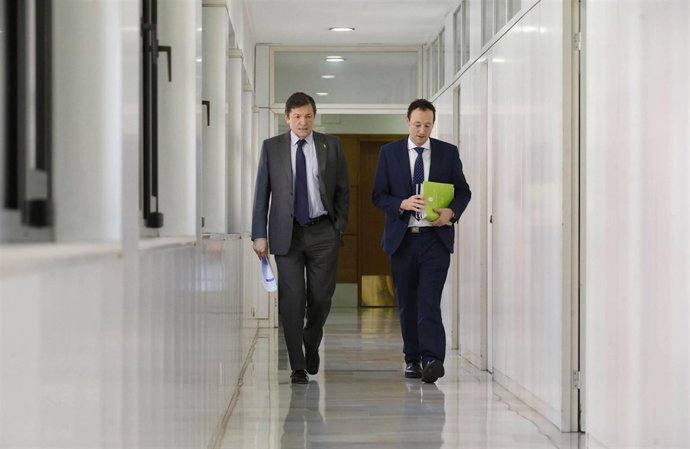 El presidente de Asturias Javier Fernández y el consejero Guillermo Martínez