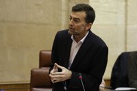 IU niega que en Andalucía haya "cobertura sanitaria pública total" y Susana Díaz le afea que haga "juego a la derecha"