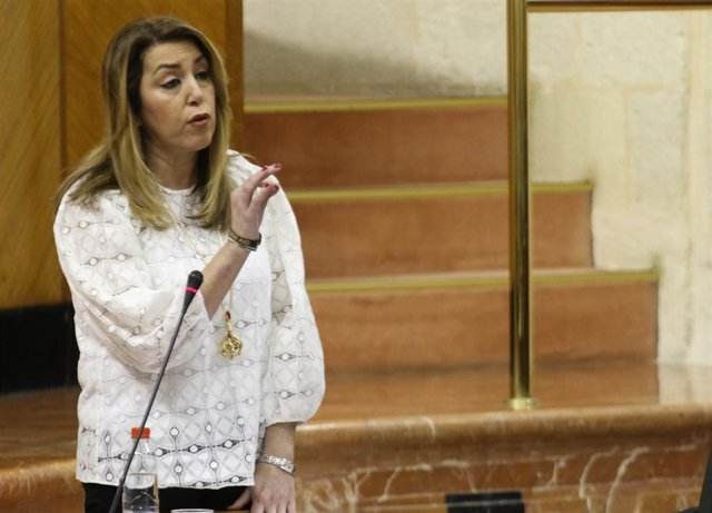 Susana Díaz responde en la sesión de control del Parlamento andaluz