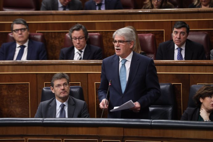Alfonso Dastis en una sesión de control al Gobierno en el Congreso