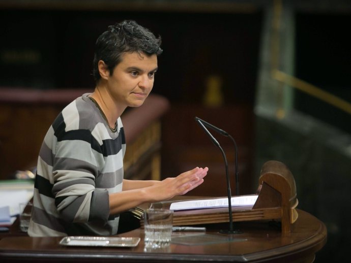 La diputada de En Comú Lucía Martín, en la tribuna del Congreso