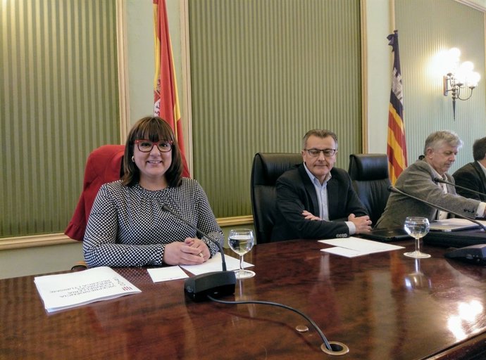 La vicepresidenta Bel Busquets en Reunión de Comisión, Parlament