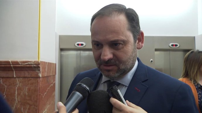 Ábalos declara en los pasillos del Congreso de los Diputados