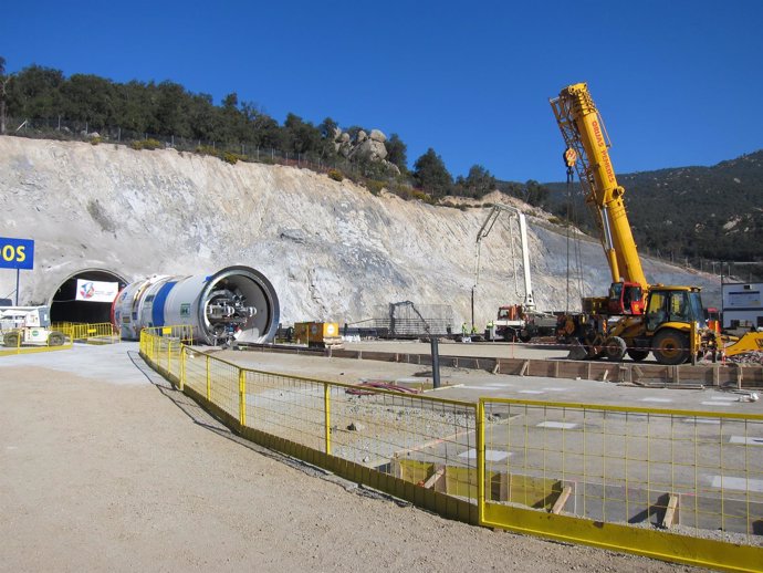 Túnel De La Interconexión Eléctrica Entre España Y Francia En La Jonquera