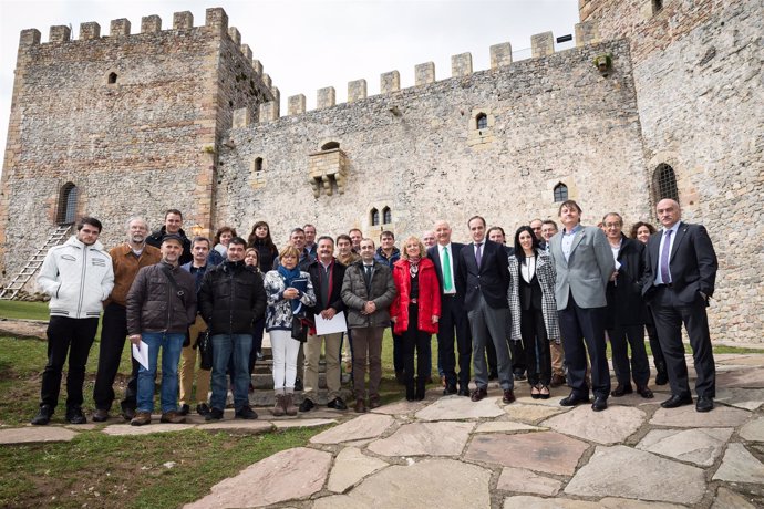 Díaz Tezanos clausura la jornada celebrada en el Castillo de Argüeso