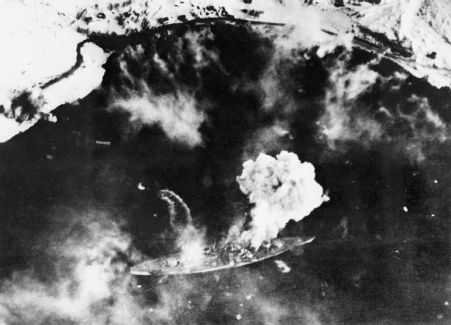 Ataque aéreo sobre el Tirpitz