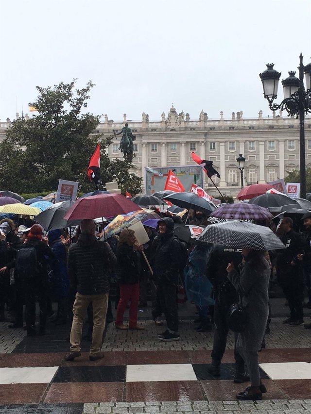 Protesta por la unión del Teatro Real y el Teatro de La Zarzuela