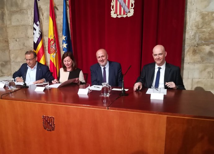 Rodríguez, Armengol, Ensenyat i Ricard Zapatero presenten el SIWC