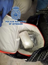 Desmantelan un servicio de 'telecoca' y se incautan de un kilo de droga oculto en un garaje de Vélez
