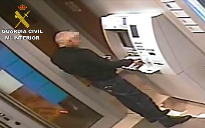 Desmantelada red que sustrraía tarjetas