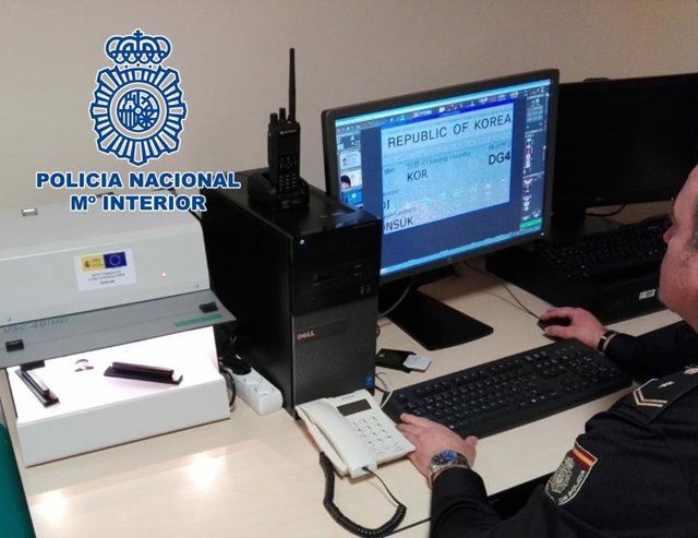 Nota De Prensa: La Policía Nacional Detiene A Dos Mujeres Extranjeras Con Pasapo