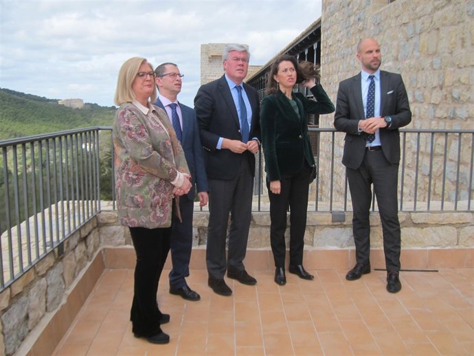 Fernández de Moya, en el Parador de  Santa Catalina                     