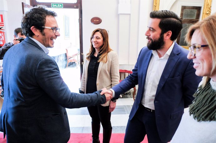 El alcalde de Cádiz con el portavoz del PSOE en el Ayuntamiento de Cádiz