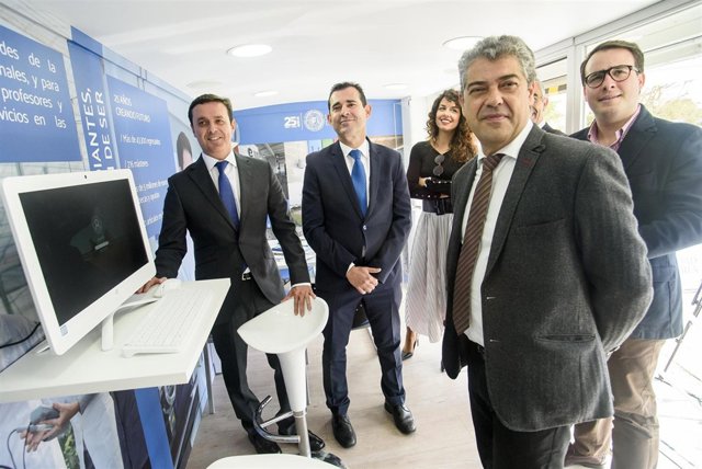 El autobús itinerante de la UAL recorrerá 16 municipios de la provincia.