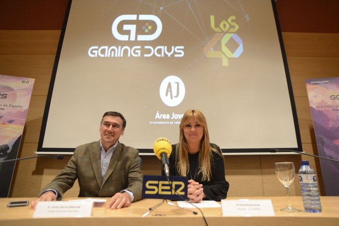 Presentación torremolinos gamings days Prisa Radio Beberide y Blanes concejala