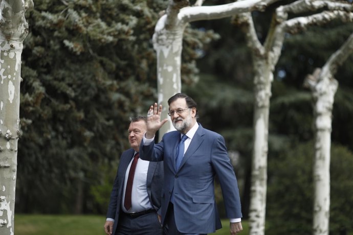 Rajoy rep en la Moncloa al primer ministre de Dinamarca, Lars Lokke Rasmussen