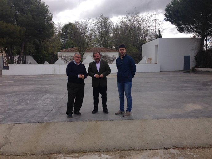 Visita del diputado José Castro a Villatorres (Jaén)