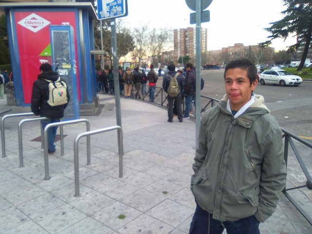 Eduardo, migrante argentino, en Plaza Elíptica