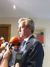 Rueda (PP) replica a Caballero que "le iría mejor si se preocupara de la gente que pide su cese" en el propio PSdeG