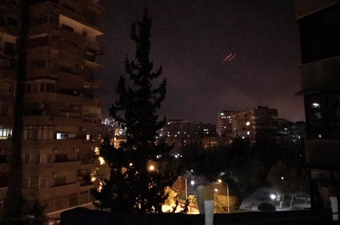 Un misil antiaéreo sobrevuela Damasco