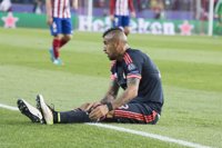 Arturo Vidal se lesiona la rodilla en el entrenamiento del Bayern