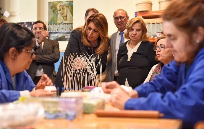 Susana Díaz visita el centro ocupacional 'Mater et Magistra'