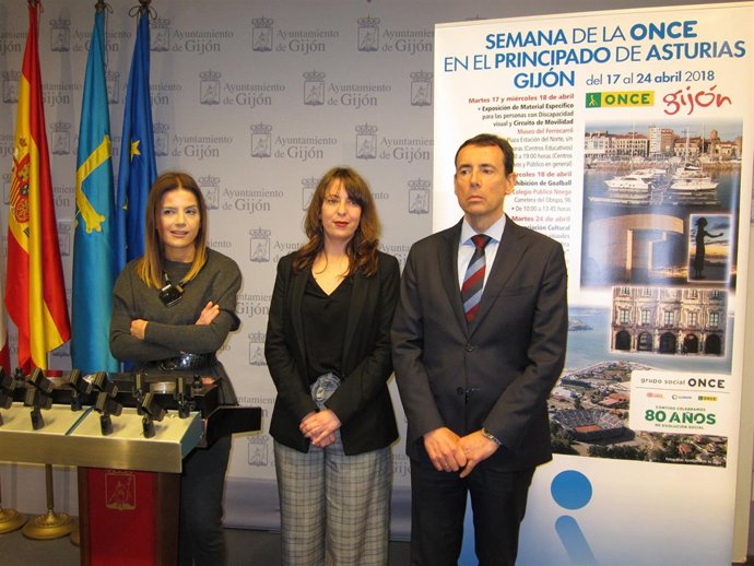 AITANA MARTÍNEZ Y PEDRO ORTIZ, RESPONSABLES DE ONCE ASTURIAS, Y EVA ILLÁN (FORO)