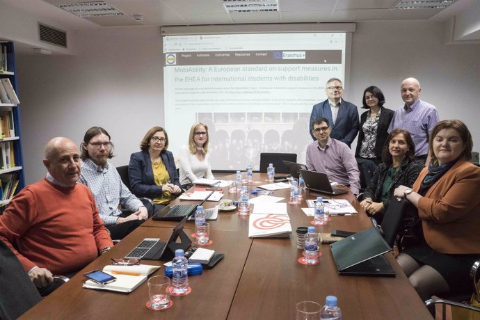 Participantes en la reunión de MobiAbility en la Fundación ONCE en Madrid