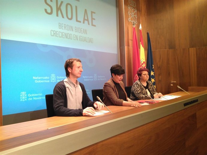 Lakasta, Solana y Mayo en la rueda de prensa