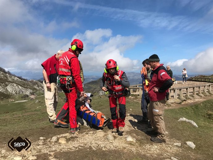 Mujer herida en una pierna en Cangas de Onís