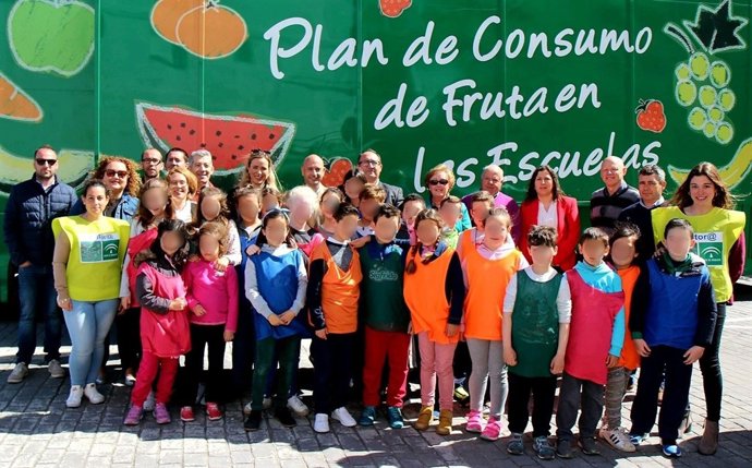 Frutibús Iznate niños colegios málaga