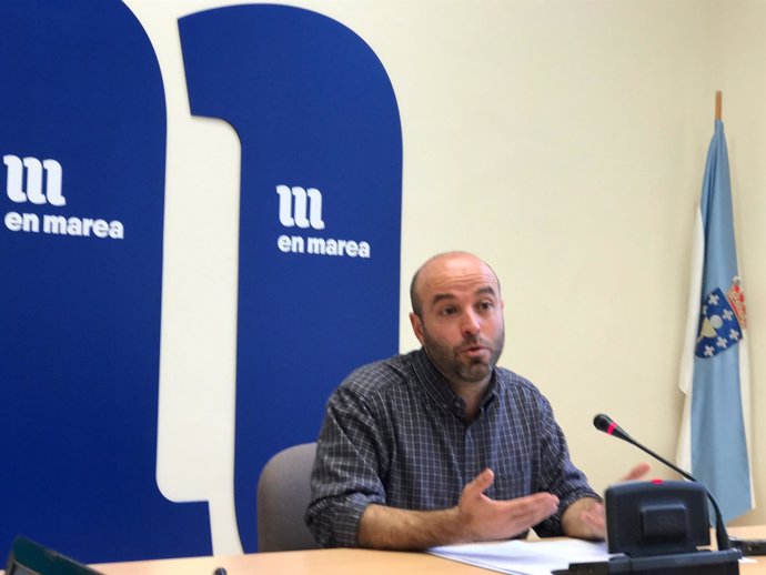 Luís Villares, portavoz parlamentario y líder de En Marea, en rueda de prensa