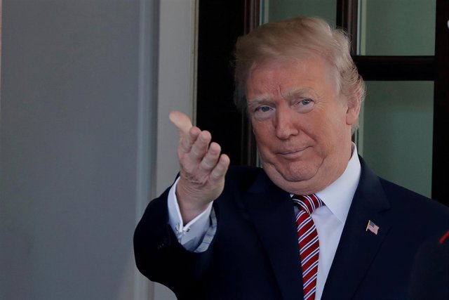 Donald Trump recibiendo al emir de Qatar en la Casa Blanca