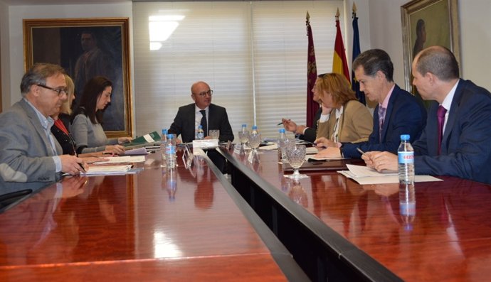 Hernández preside la Comisión de Seguimiento de la Inspección de Trabajo