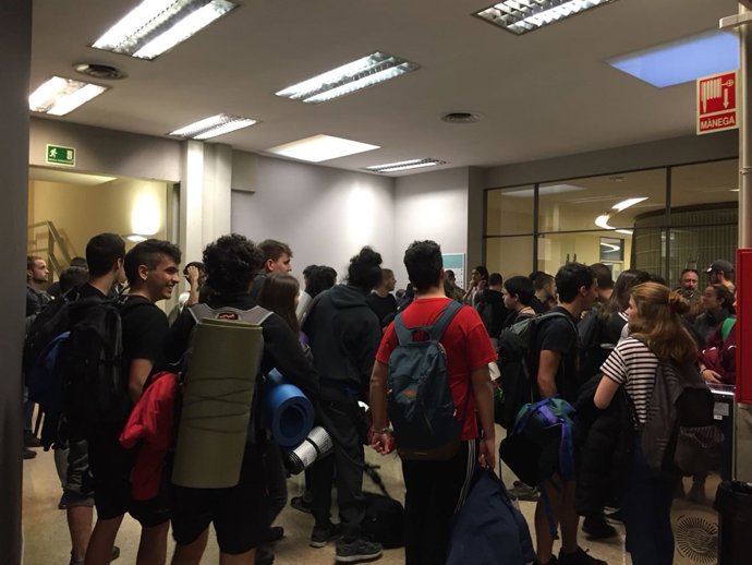 Els estudiants en el Rectorat de la UAB