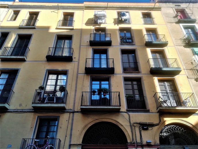 Edifici en el Raval de Barcelona mercat per un 'family office'