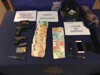 Prisión para padre e hijo tras atracar con arma de fuego un supermercado en Málaga