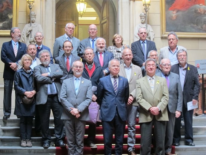 Presentació del Col·lectiu Laude, amb exrectors, rectors i el secr. A.Navarro